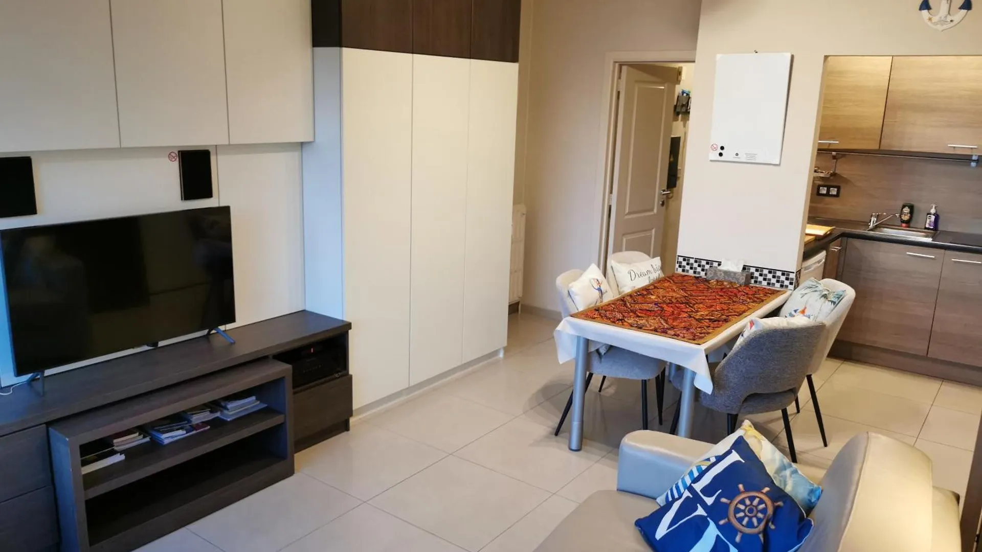 Appartement Splendid Seaview - Ostend Luxury Studio 4 Persons At Beach And Sea België